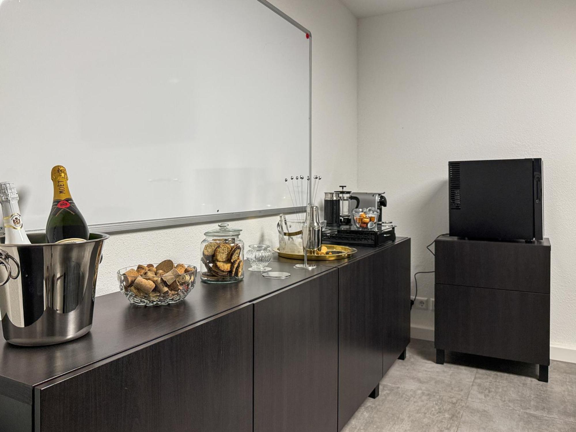 Group Friendly Comfort Central Stuttgart Apartment Экстерьер фото